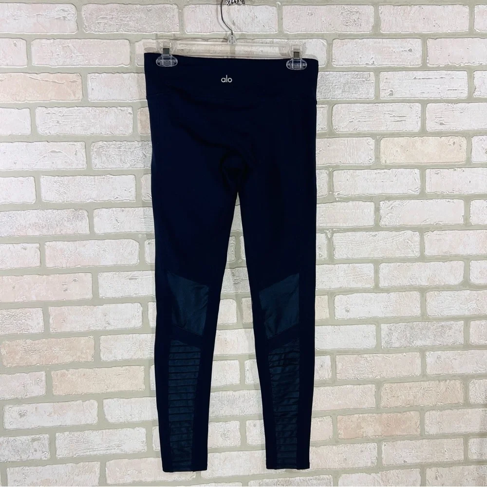 Alo Yoga Moto Leggings in Rich Navy Size S
